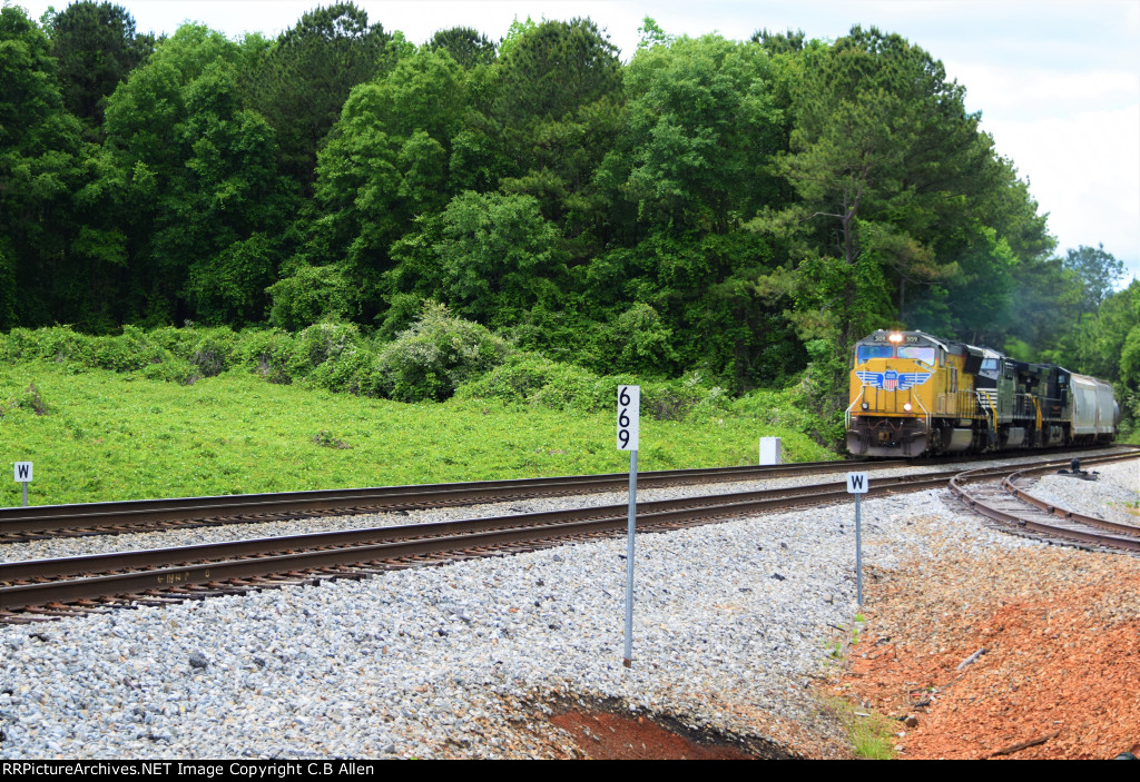 MP 669 Welcomes Another Train